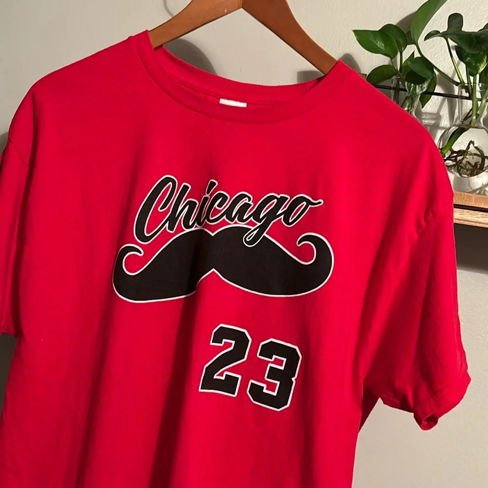 Hanes Chicago Mustache Crawl Michael Jordan 23 White Claw Chicago Bulls Large - Picture 1 of 9